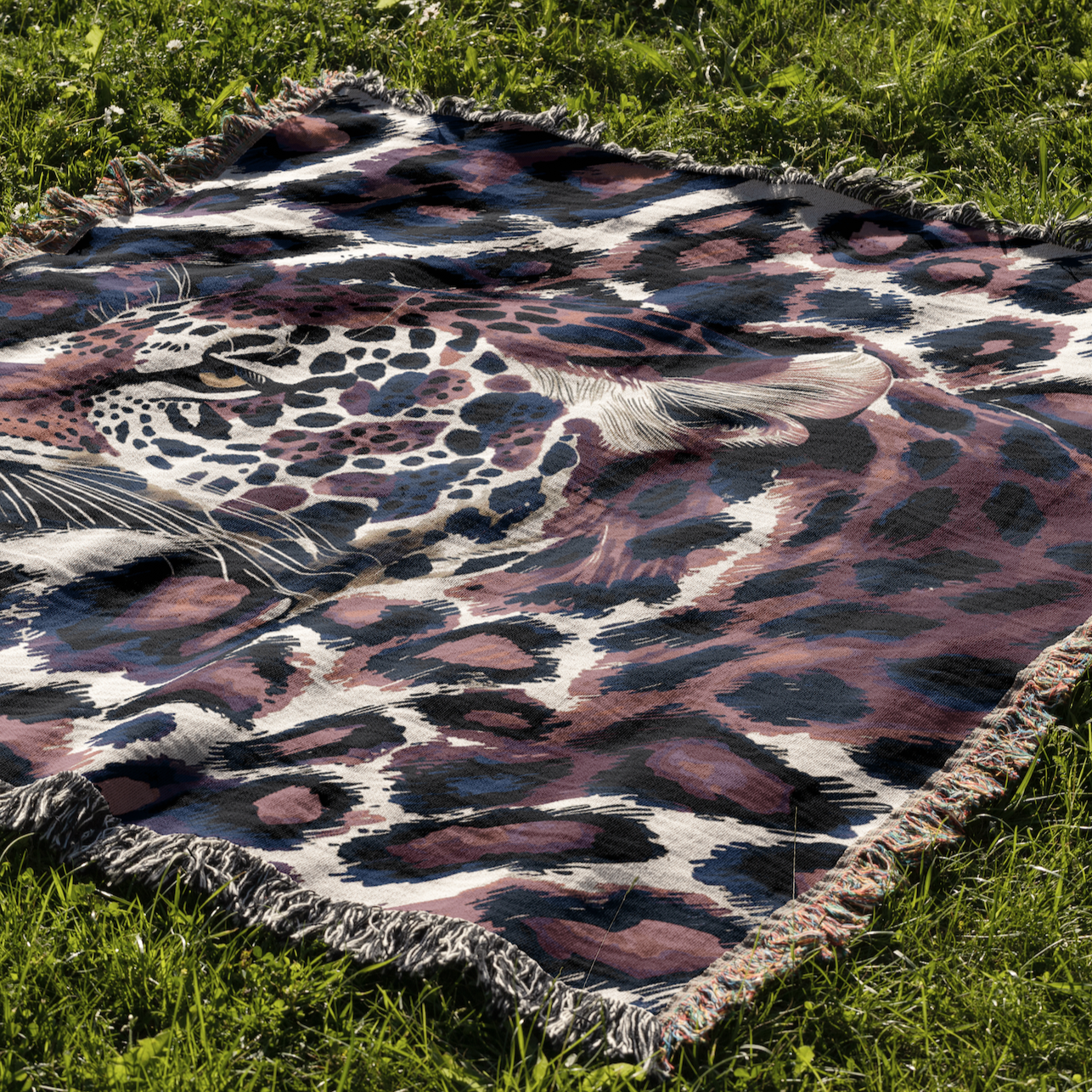 π Leopard Illusion Woven Blanket - Bold & Fierce Wildlife Tapestry